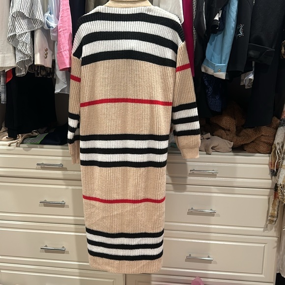 Great fall sweater - Picture 3 of 3